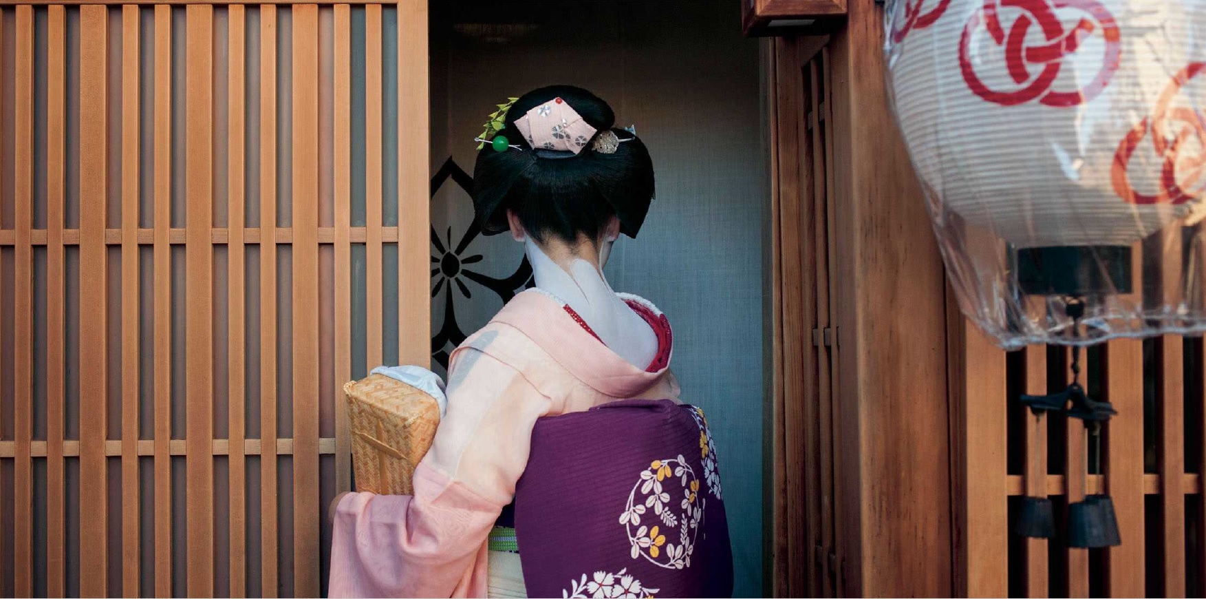 Secret Maikos 4 Secret Moments of Maikos Philippe Marinig The Real Japan Rob Dyer