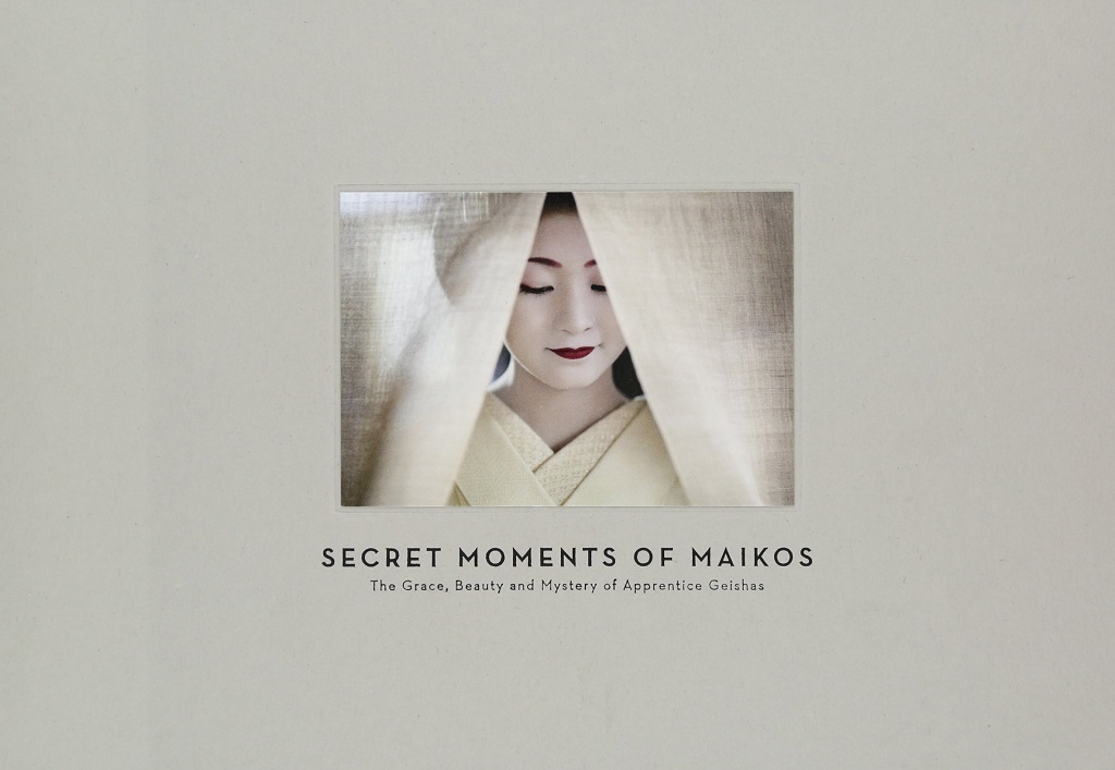 SecretMomentMaikoscoverMD Secret Moments of Maikos Philippe Marinig The Real Japan Rob Dyer